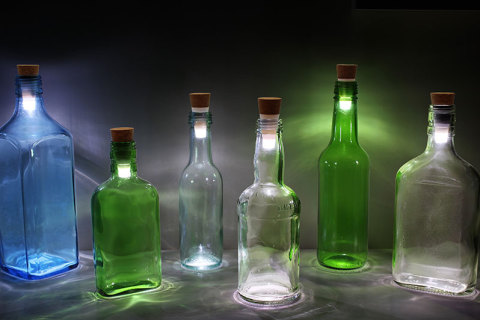 rechargeable-usb-led-bottle-light-suck-uk-2