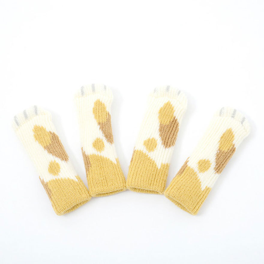 cat-paw-sock-feet-chair-nekoashi-toyo-case-3