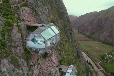 scary-see-through-suspended-pod-hotel-peru-sacred-valley-81